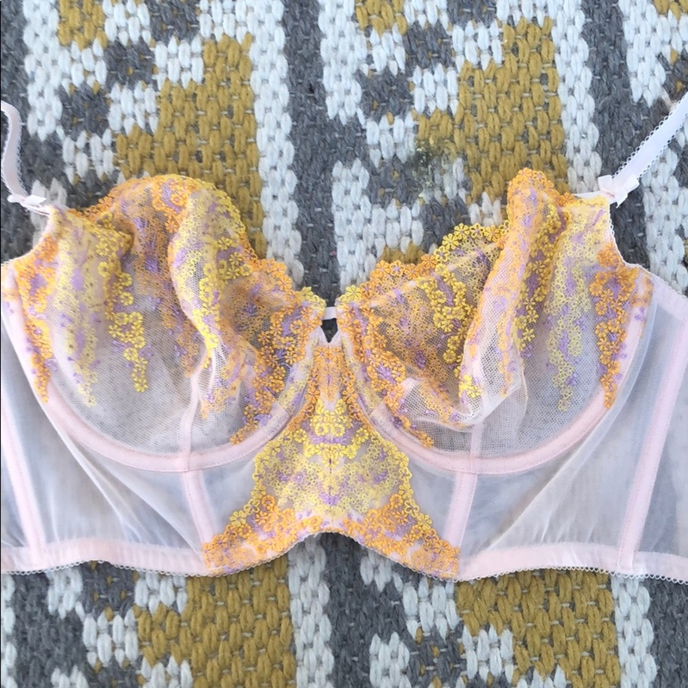 VS Lace Bralette
